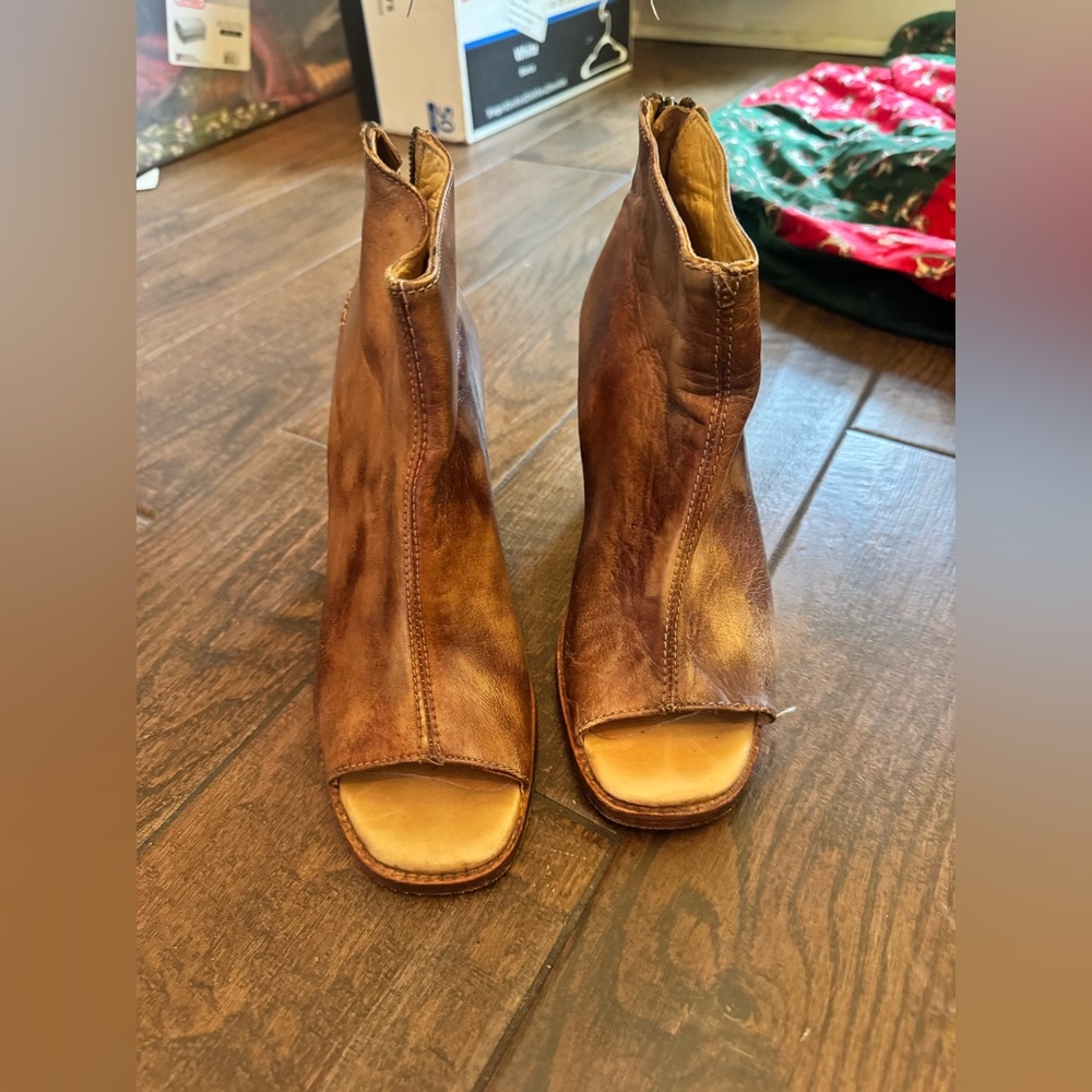 Bed Stu Onset Peep-toe Heeled Sandal Tan Driftwood Women’s Size 9.5